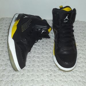 jordan sc-3 "vibrant yellow" size 12